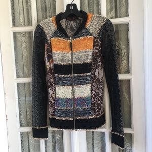 LULU H Paris Zip Front Top - Size M